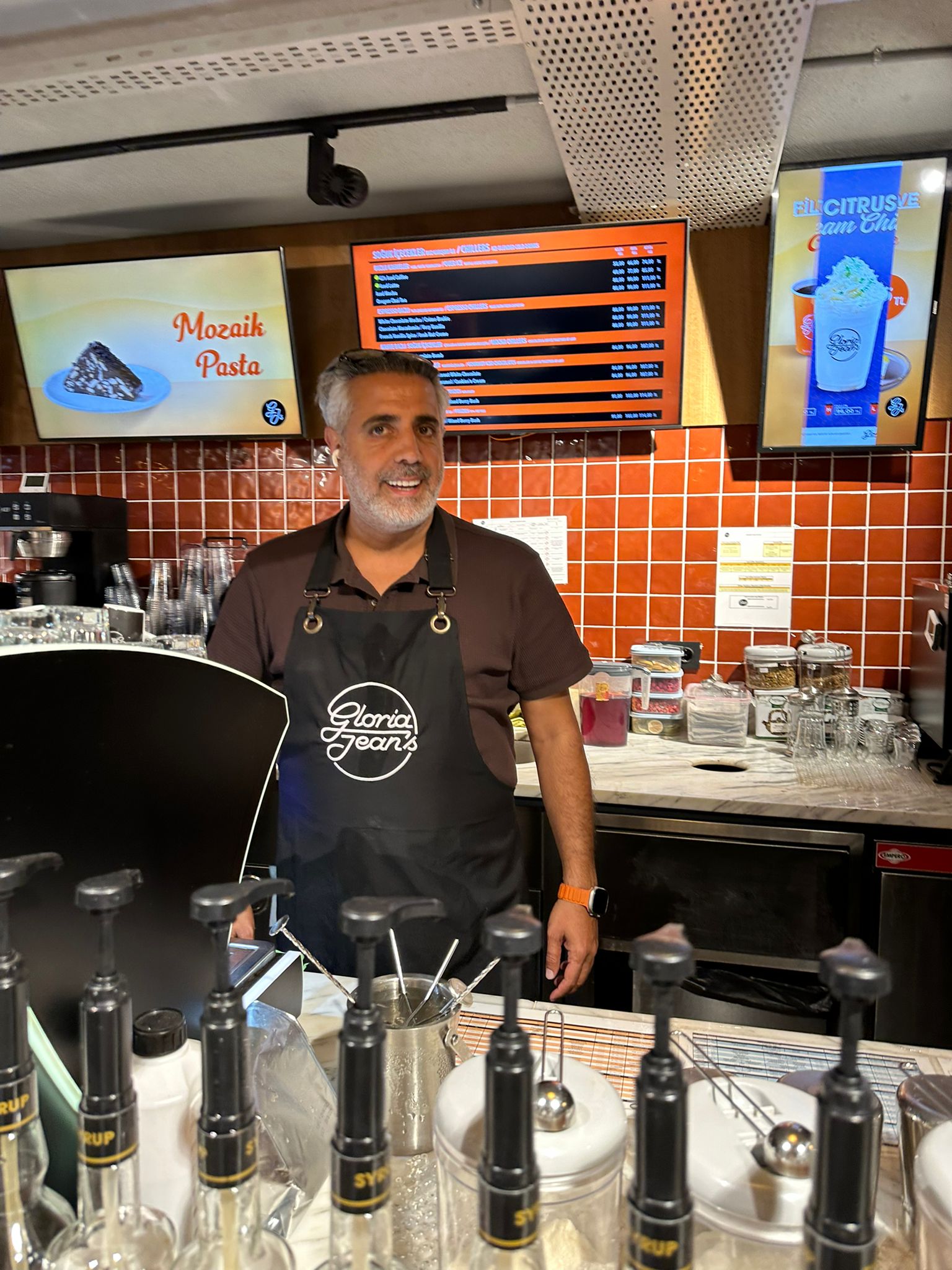 Global Marka, Senin Dükkanın – Gloria Jean's ile Özbekistan &amp; Karadağ'da Kahve İşine Adım At - Görsel 2